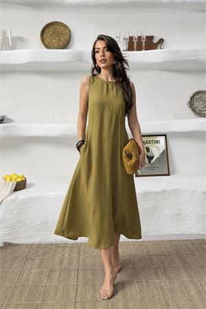 Neşeli butik kadın yeşil cep detaylı kolsuz oversize yazlık elbise NBNP038