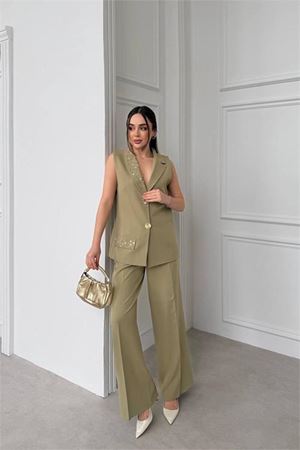 Kadın bej taş işlemeli gold düğme detaylı kolsuz blazer ceket pantolon takım DPSTR1030