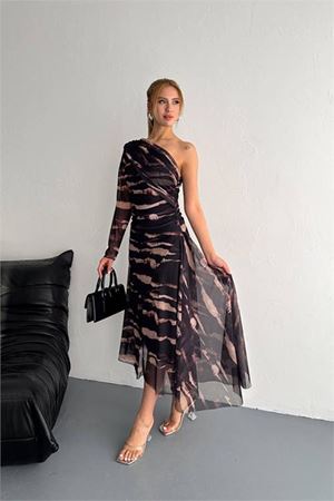 Neşeli butik kadın tek omuz asimetrik desneli elbise NBK41612