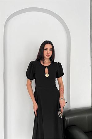 Kadın siyah balon kol gold broş detaylı midi boy elbise DPK4563