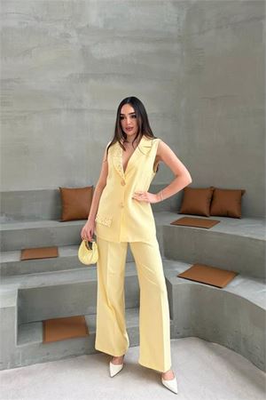 Kadın bej taş işlemeli gold düğme detaylı kolsuz blazer ceket pantolon takım DPSTR1030