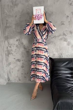 Neşeli butik kadın pudra astarlı piliseli desenli şifon elbise KKLF82