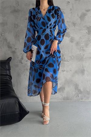 Neşeli butik kadın vatkalı puantiye desenli midi şifon elbise NBK2075