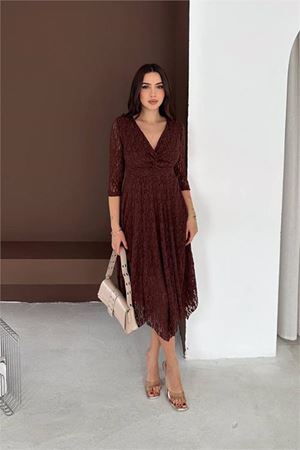 Kadın kahverengi kruvaze yaka midi boy esnek kumaş dantel elbise