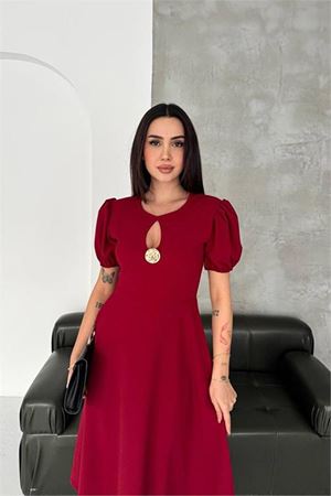 Kadın kırmızı balon kol gold broş detaylı midi boy elbise DPK4563