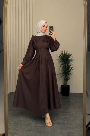 Kadın kahverengi belden oturtmalı çiçek detaylı premium tesettür elbise DPVQ4933