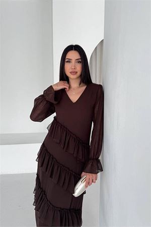 Kadın kahverengi V yaka kat kat fırfır detaylı midi boy şifon elbise DPK079
