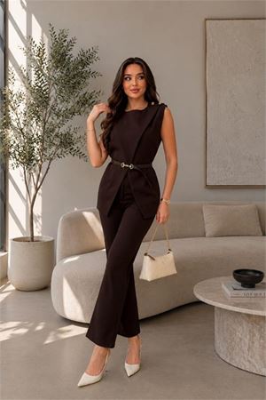 Neşeli butik kadın kahverengi kemer detaylı yelek pantolon ikili takım NBSTR4061