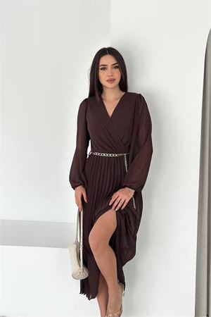 kadın kahverengi kruvaze yaka piliseli midi boy şifon elbise