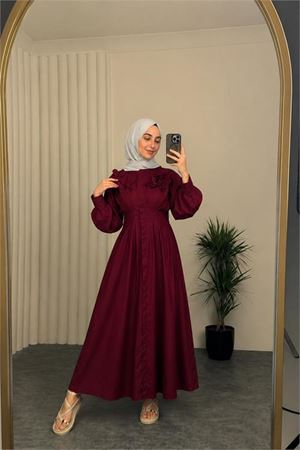 Kadın bordo belden oturtmalı çiçek detaylı premium tesettür elbise DPVQ4933