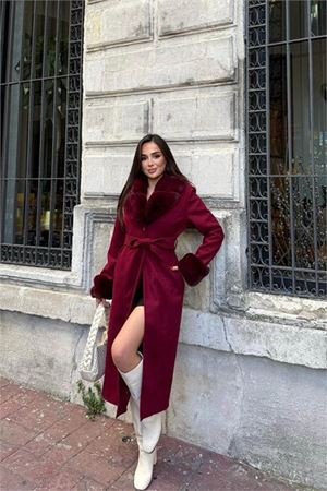 Neşeli butik kadın bordo bilek ve yaka kürk detaylı tam boy kaşe kaban NBSTR1033