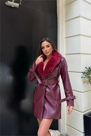 Neşeli butik kadın yaka kürk detaylı düğmeli kemerli kısa deri kaban NBSTR1009