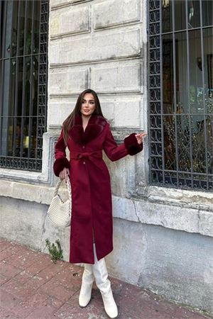 Neşeli butik kadın bordo bilek ve yaka kürk detaylı tam boy kaşe kaban NBSTR1033