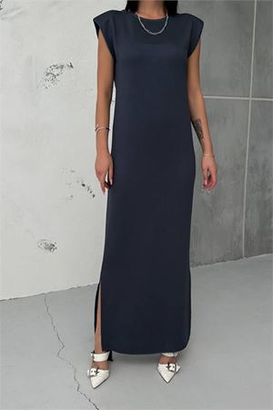 Neşeli butik kadın vatkalı yırtmaç detaylı modal elbise NBG010