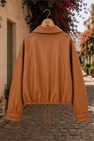 Kadın camel modern duruşlu çıtçıt detaylı oversize suni deri ceket DPHT02