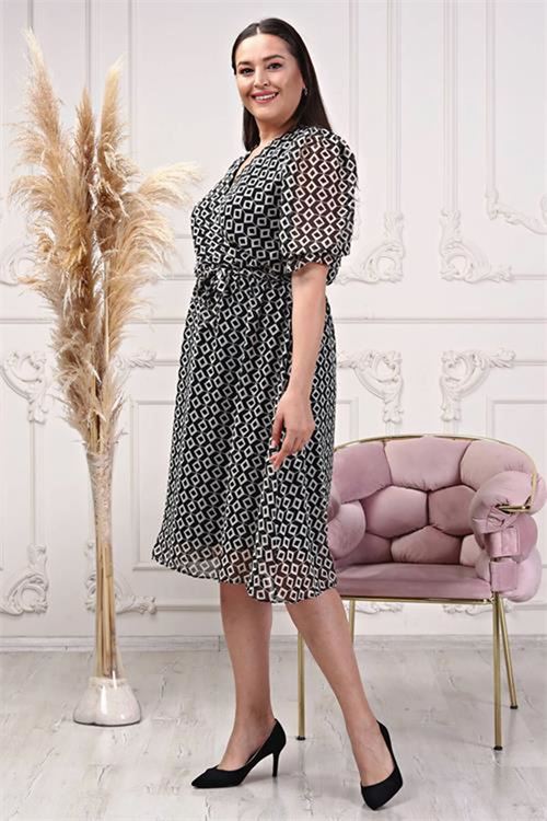 Neşeli butik kadın kruvaze yaka midi boy büyük beden desenli şifon elbise NB80622