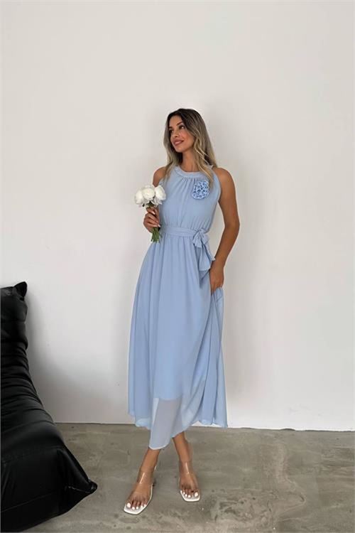 Neşeli butik kadın gül broş detaylı uzun şifon elbise NBK2144