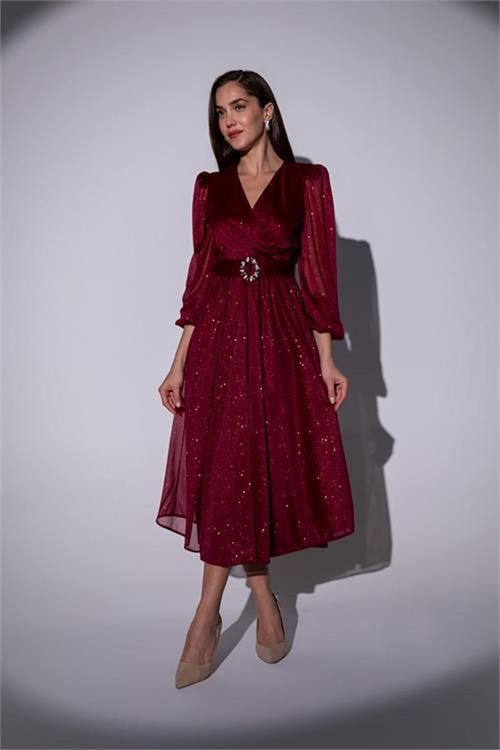 Neşeli butik kadın kemerli kruvaze yaka simli gece elbisesi NBMY3590