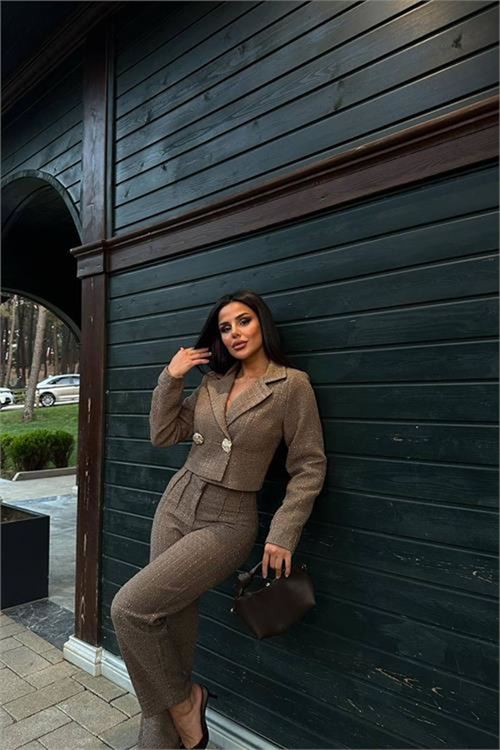 Neşeli butik kadın vizon tüvit kumaş gol düğmeli crop ceket pantolon ikili takım NBSTR1028