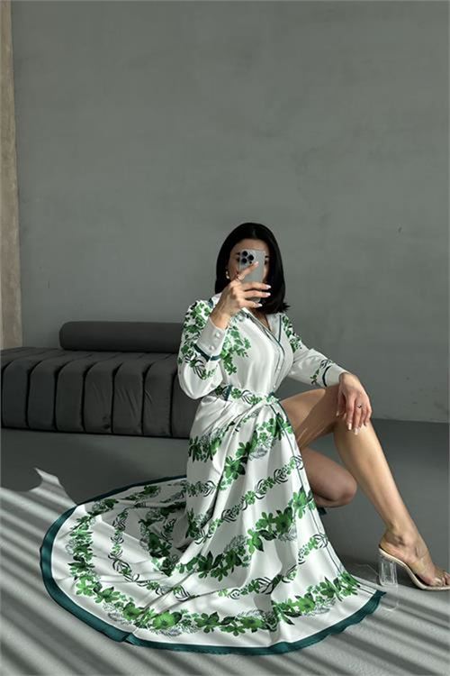 Neşeli butik kadın yeşil kemerli uzun elbise NBMS25015
