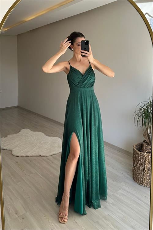 Neşeli butik kadın ışıltılı askılı yırtmaç detayı şifon abiye elbise NM002