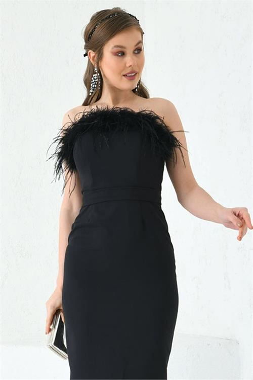 Neşeli butik kadın siyah tüy detaylı straplez abiye elbise NBS003