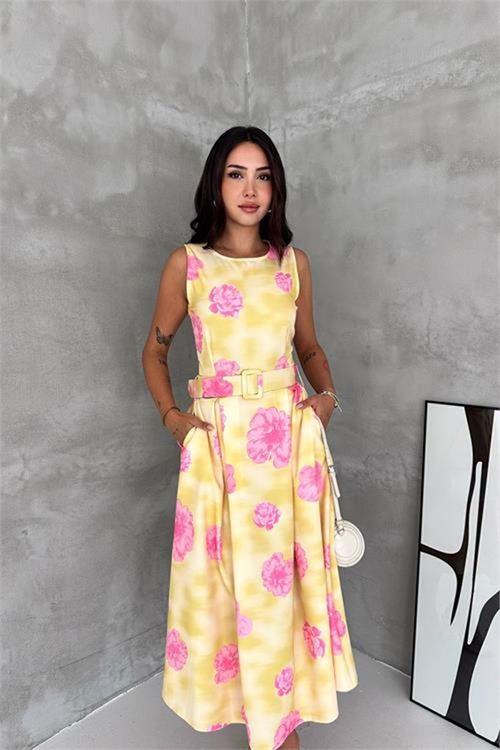 Neşeli butik kadın sarı çiçek desenli kolsuz midi boy kloş kemerli elbise NBK4645
