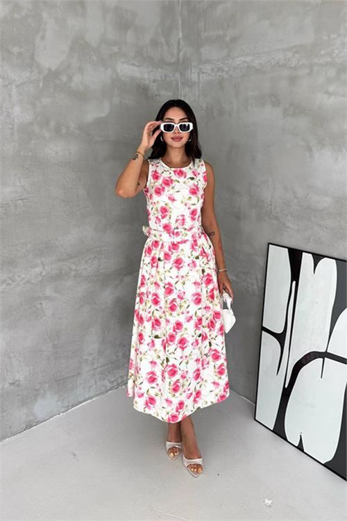 Neşeli butik kadın pembe çiçek desenli kolsuz midi boy kloş kemerli elbise NBK4645