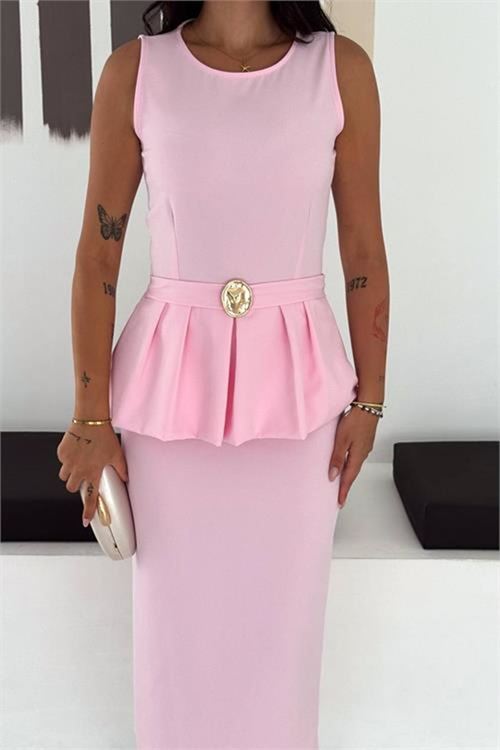 Neşeli butik kadın pembe kolsuz peplum kesim midi boy kemer tokalı elbise NBK4640