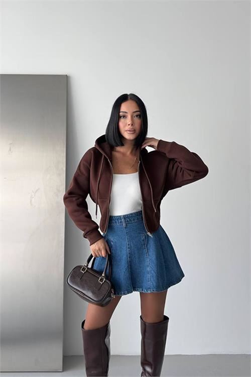 Neşeli butik kadın kahverengi 3 iplik şardonlu kapüşonlu fermuarlı crop sweatshirt NBG6224