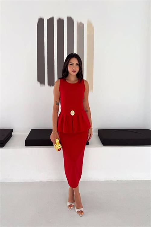 Neşeli butik kadın kırmızı kolsuz peplum kesim midi boy kemer tokalı elbise NBK4640