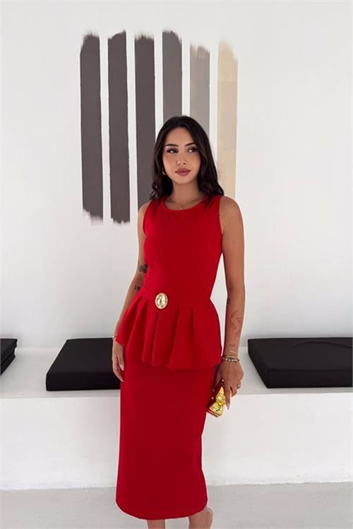 Neşeli butik kadın kırmızı kolsuz peplum kesim midi boy kemer tokalı elbise NBK4640