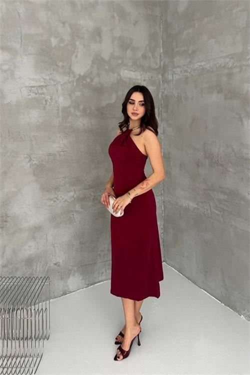 Kadın bordo sırt dekolteli metal yaka midi elbise DPK4543