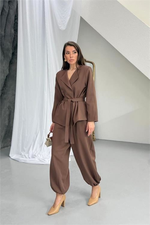Kadın kahverengi kuşak detaylı oversize şalvar pantolon blazer ceket takım DPNP023