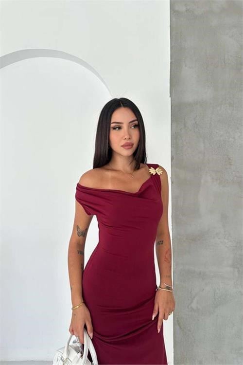 Kadın bordo omuz gold toka detaylı midi boy elbise DPK090
