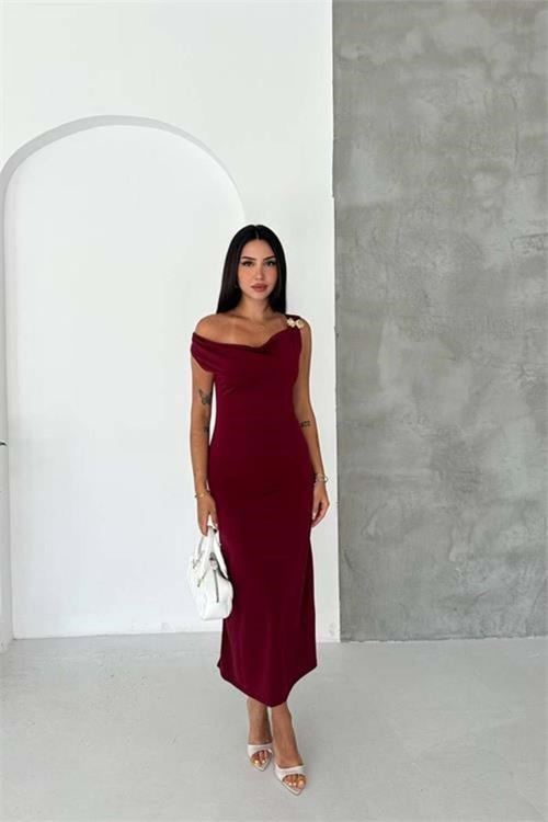Kadın bordo omuz gold toka detaylı midi boy elbise DPK090