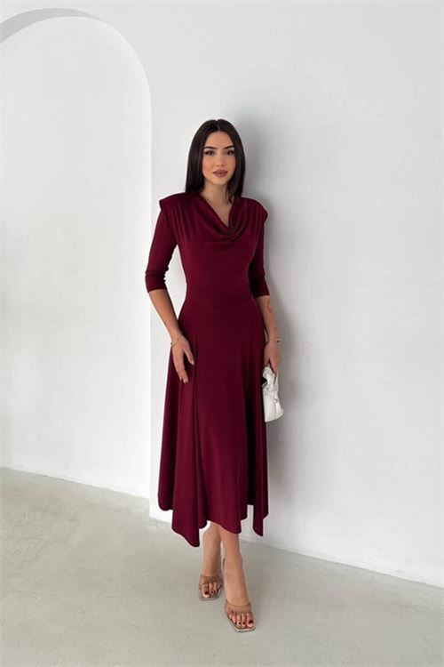 Kadın bordo degaje yaka omuz vatkalı midi boy A kesim elbise