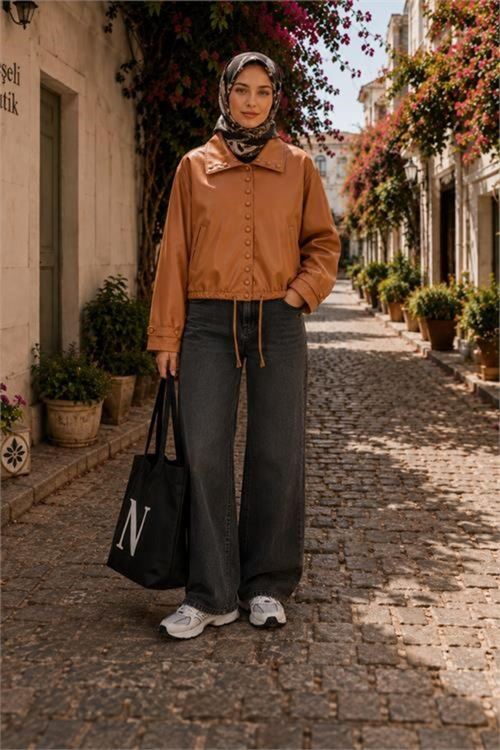 Kadın modern duruşlu çıtçıt detaylı oversize suni deri ceket DPHT02