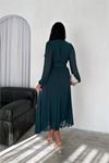 kadın zümrüt yeşil piliseli kemerli şifon elbise DPK3028
