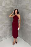 Kadın bordo sırt dekolteli metal yaka midi elbise DPK4543
