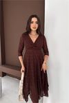 Kadın kahverengi kruvaze yaka midi boy esnek kumaş dantel elbise