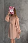 Neşeli butik kadın camel madonna yaka mini ponpon şifon elbise NBK2057