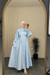 Neşeli butik kadın bebe mavi belden oturtmalı çiçek detaylı premium tesettür elbise NBVQ4933