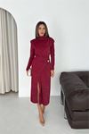 Kadın bordo drapeli gold tokalı ışıltılı yırtmaç detaylı midi elbise DPK5016