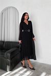 Neşeli butik kadın siyah piliseli kemerli şifon elbise NBK3028