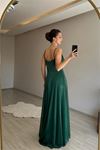 Neşeli butik kadın ışıltılı askılı yırtmaç detayı şifon abiye elbise NM002
