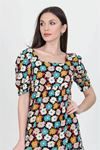 Neşeli butik kadın turkuaz kare yaka eteği fırfırlı çiçek desenli viskon elbise NB10026