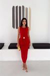 Neşeli butik kadın kırmızı kolsuz peplum kesim midi boy kemer tokalı elbise NBK4640